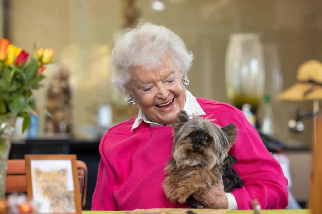 Kranzspende - Gerda Krebs mit ihrem Hund
